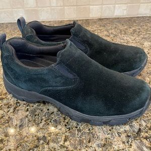 LL Bean waterproof and insulated snow shoes men size 9.5